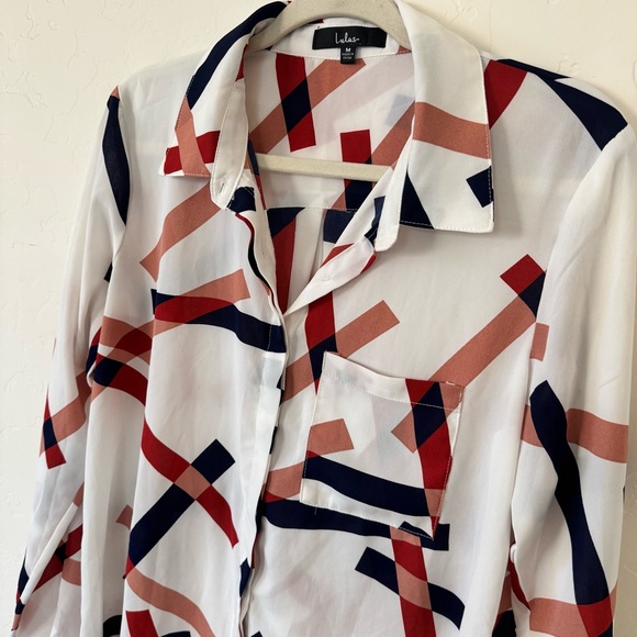Lulu's Camrose White Geometric Print
Button-Up Long Sleeve Top Size M - Picture 11 of 14